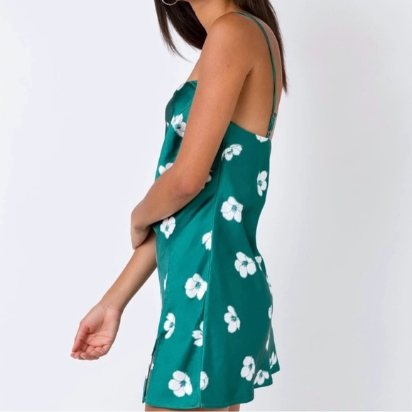 Green Princess Polly Ultra Mini Dress New with Tags size 10 silky adjustable - Picture 1 of 10